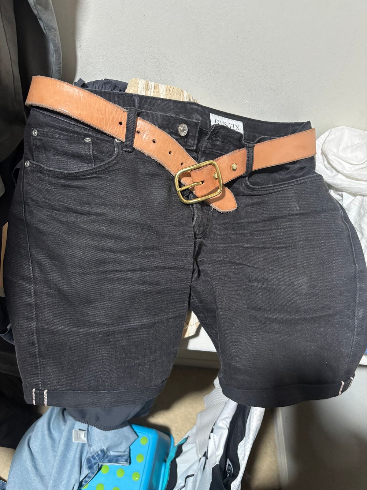 Photo by Sober_And_Faded on July 4, 2025 of the Brave Star Raw Leather Belt - 3 Month Update in Unknown Natural Veg Tan.