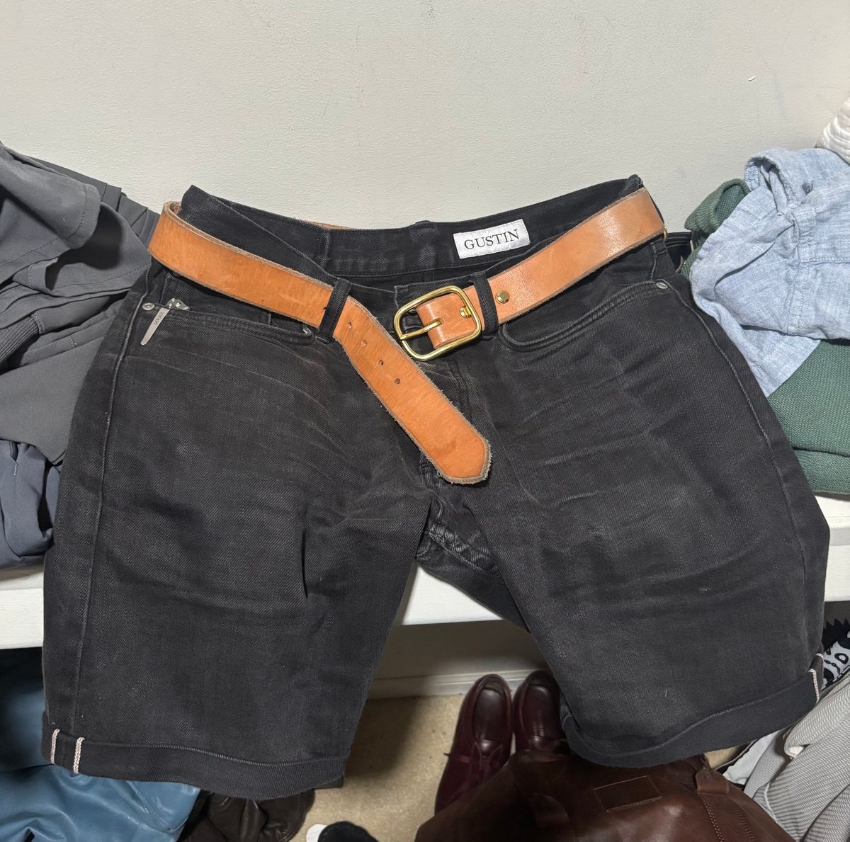 Photo by Sober_And_Faded on August 6, 2025 of the Brave Star Raw Leather Belt - 3 Month Update in Unknown Natural Veg Tan.