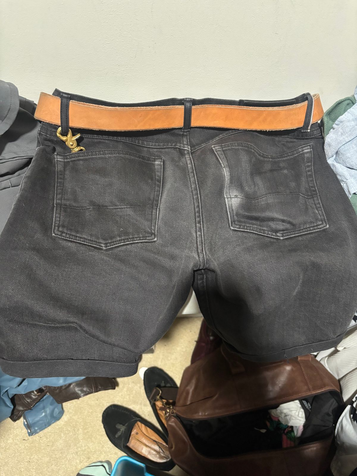 Photo by Sober_And_Faded on August 6, 2025 of the Brave Star Raw Leather Belt - 3 Month Update in Unknown Natural Veg Tan.