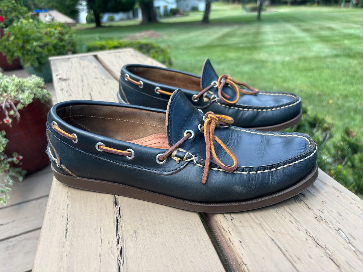 Photo by Sober_And_Faded on August 9, 2025 of the Oak Street Bootmakers Camp Moc in Horween Navy Chromexcel.
