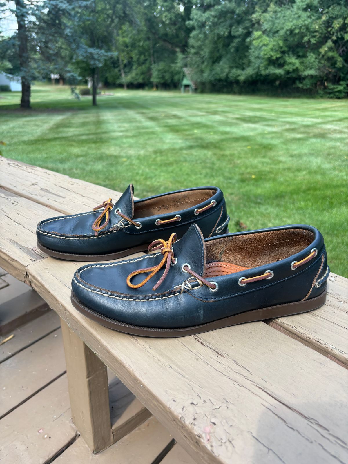 Photo by Sober_And_Faded on August 9, 2025 of the Oak Street Bootmakers Camp Moc in Horween Navy Chromexcel.