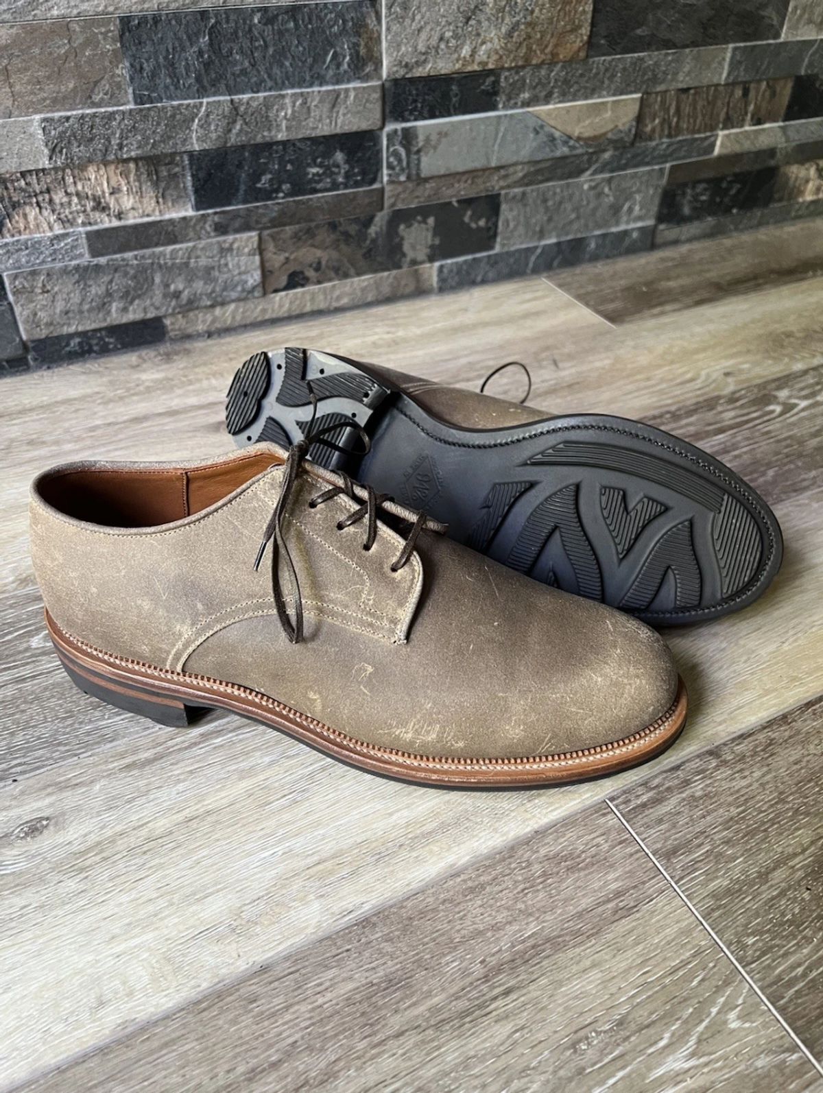 Photo by natanjp on August 27, 2025 of the Viberg Rockland Blucher in C.F Stead Mojave Waxy Commander.