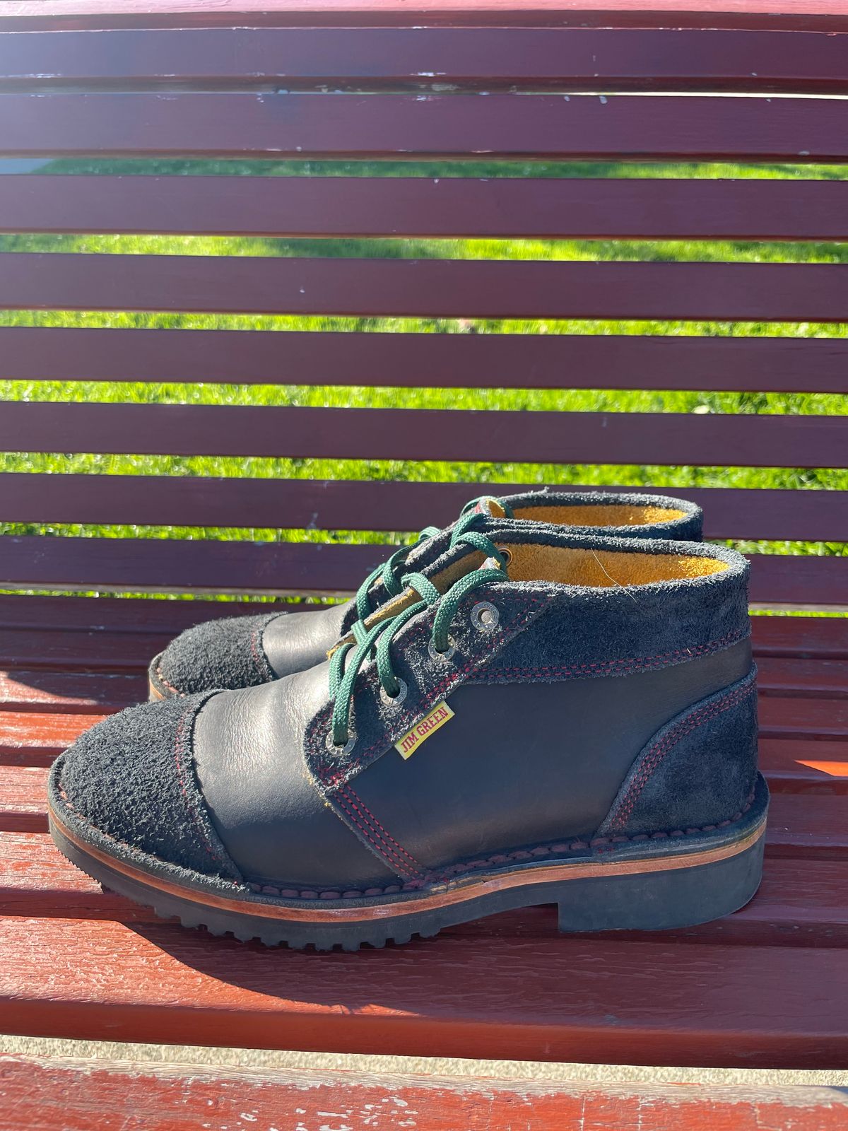 Photo by natanjp on November 6, 2024 of the Jim Green Turbo Vellie in Black Full Grain.