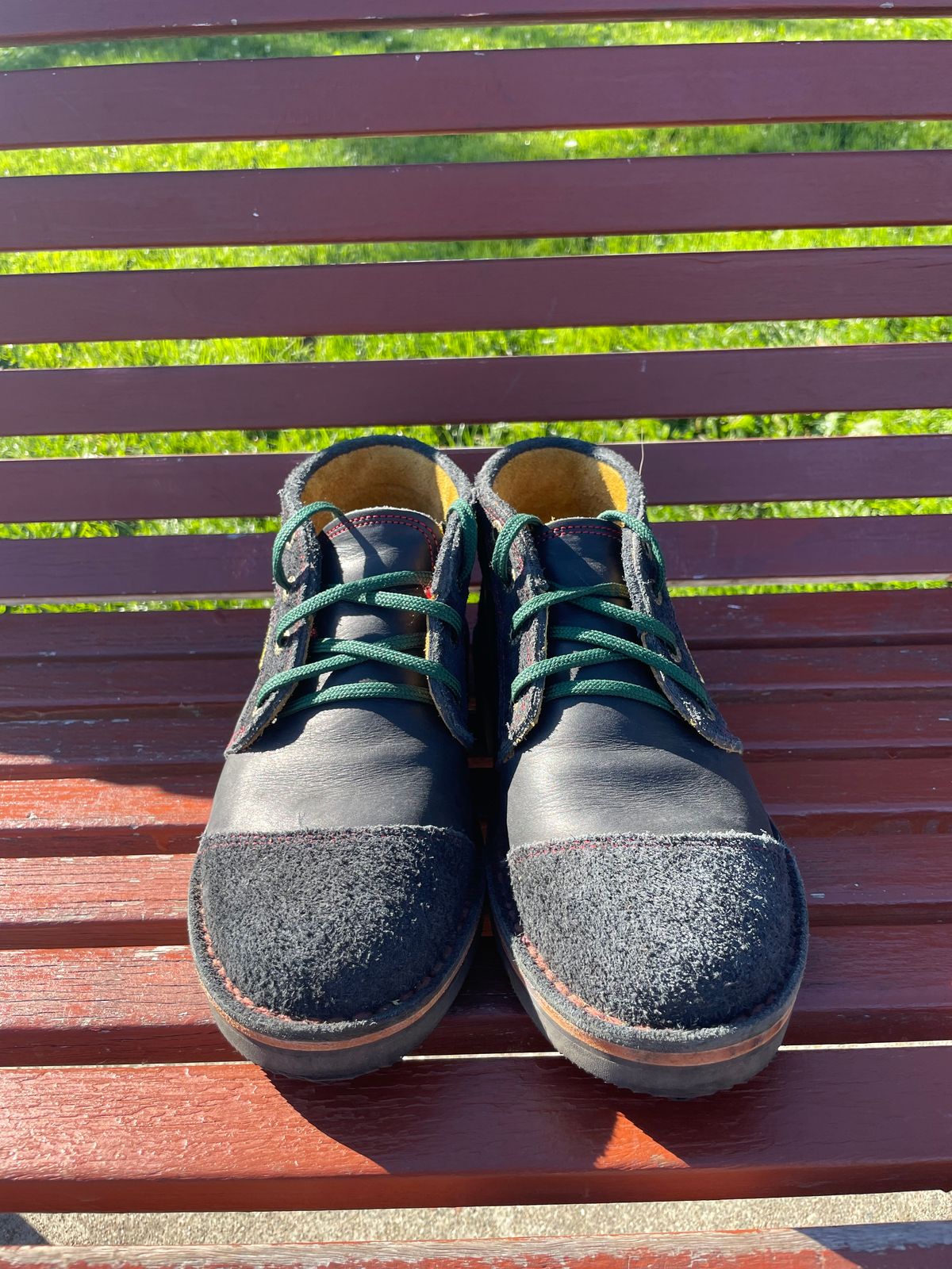 Photo by natanjp on November 6, 2024 of the Jim Green Turbo Vellie in Black Full Grain.