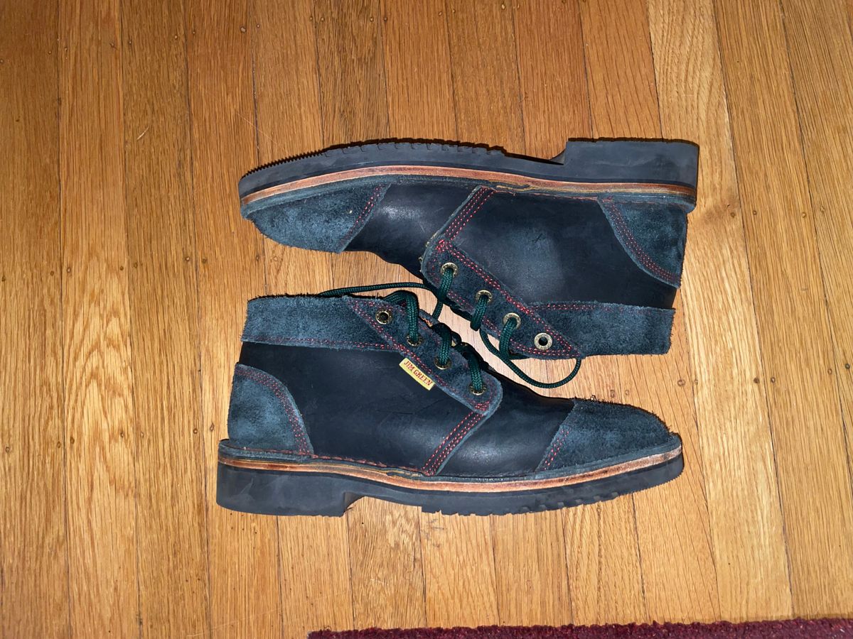 Photo by natanjp on December 1, 2024 of the Jim Green Turbo Vellie in Black Full Grain.