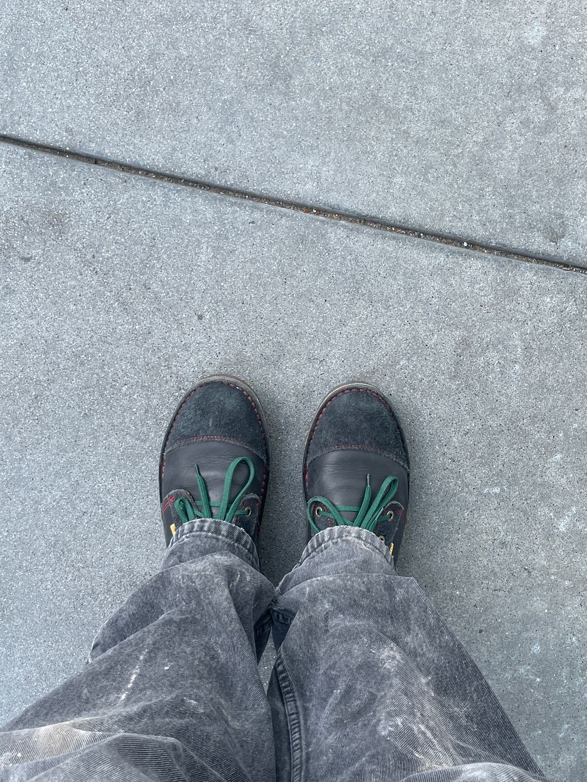 Photo by natanjp on March 29, 2025 of the Jim Green Turbo Vellie in Black Full Grain.