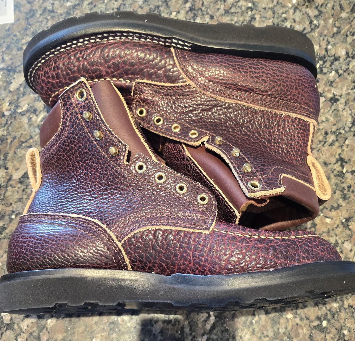 Photo by gtealcr on March 14, 2026 of the Nicks Wood Butcher in Horween Yellowstone #8.