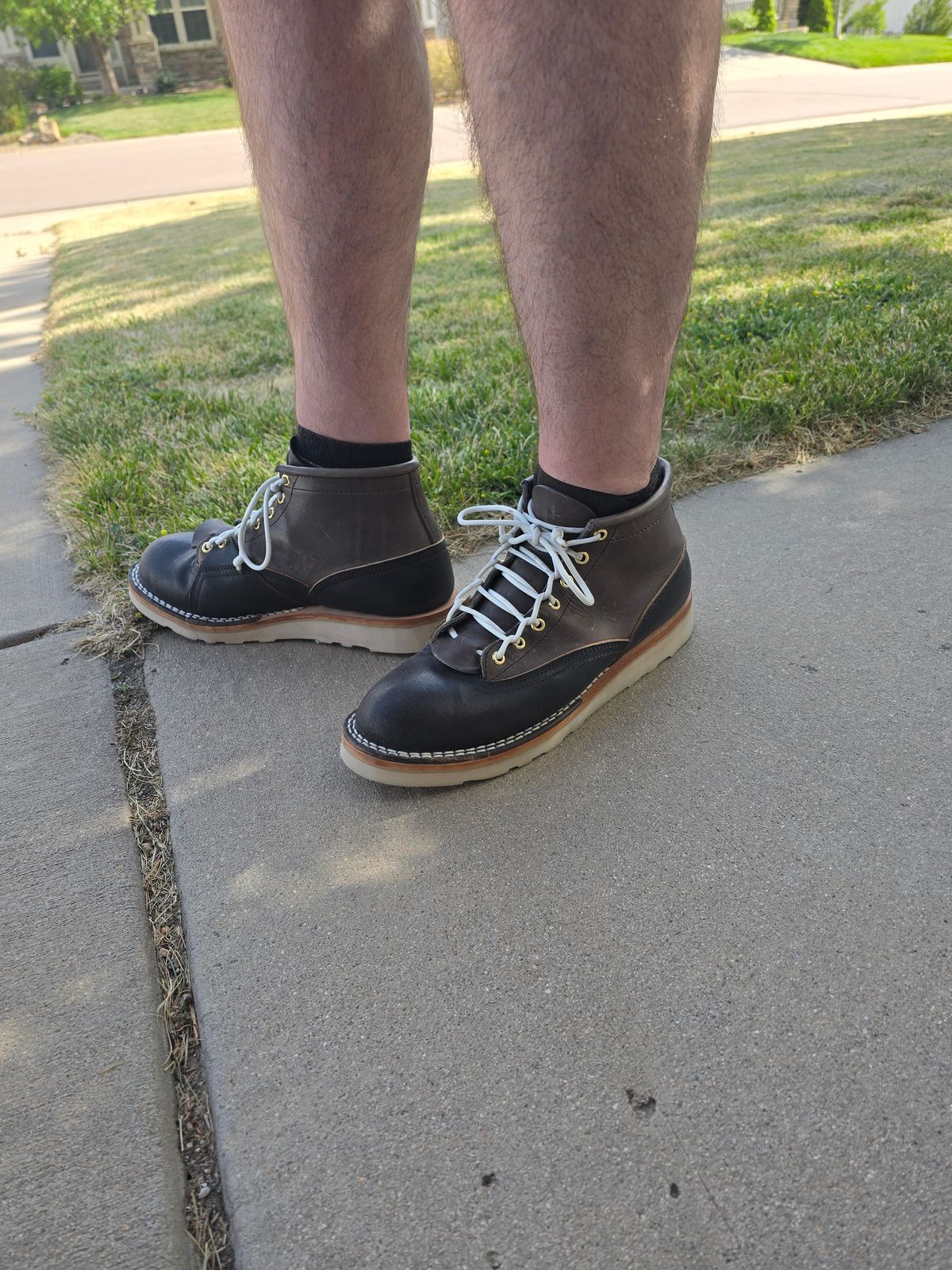 Photo by gtealcr on May 16, 2026 of the Nicks X Stitchdown The Bromley in Horween Pacific Waxed Flesh & Horween Light Grey Cypress.