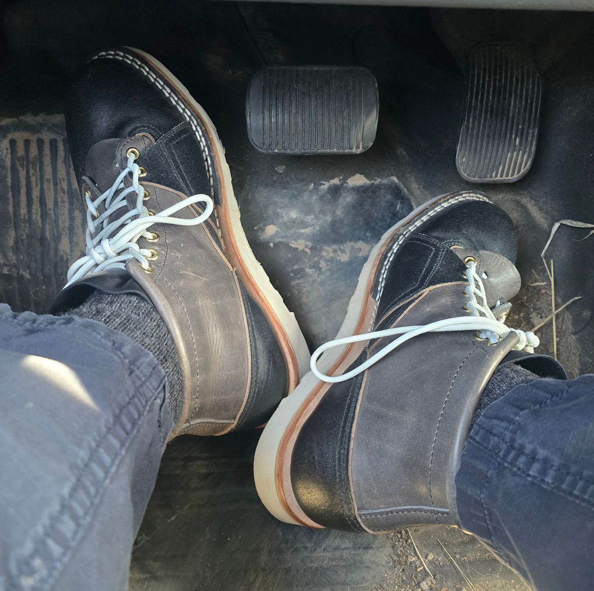Photo by gtealcr on June 5, 2026 of the Nicks X Stitchdown The Bromley in Horween Pacific Waxed Flesh & Horween Light Grey Cypress.