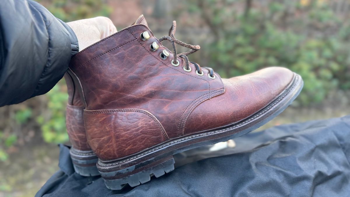 Photo by bigsmallies on December 1, 2024 of the Grant Stone Diesel Boot in Seidel Walnut Bison.