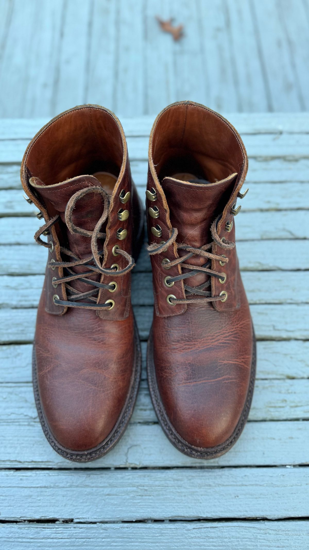 Photo by bigsmallies on December 1, 2024 of the Grant Stone Diesel Boot in Seidel Walnut Bison.
