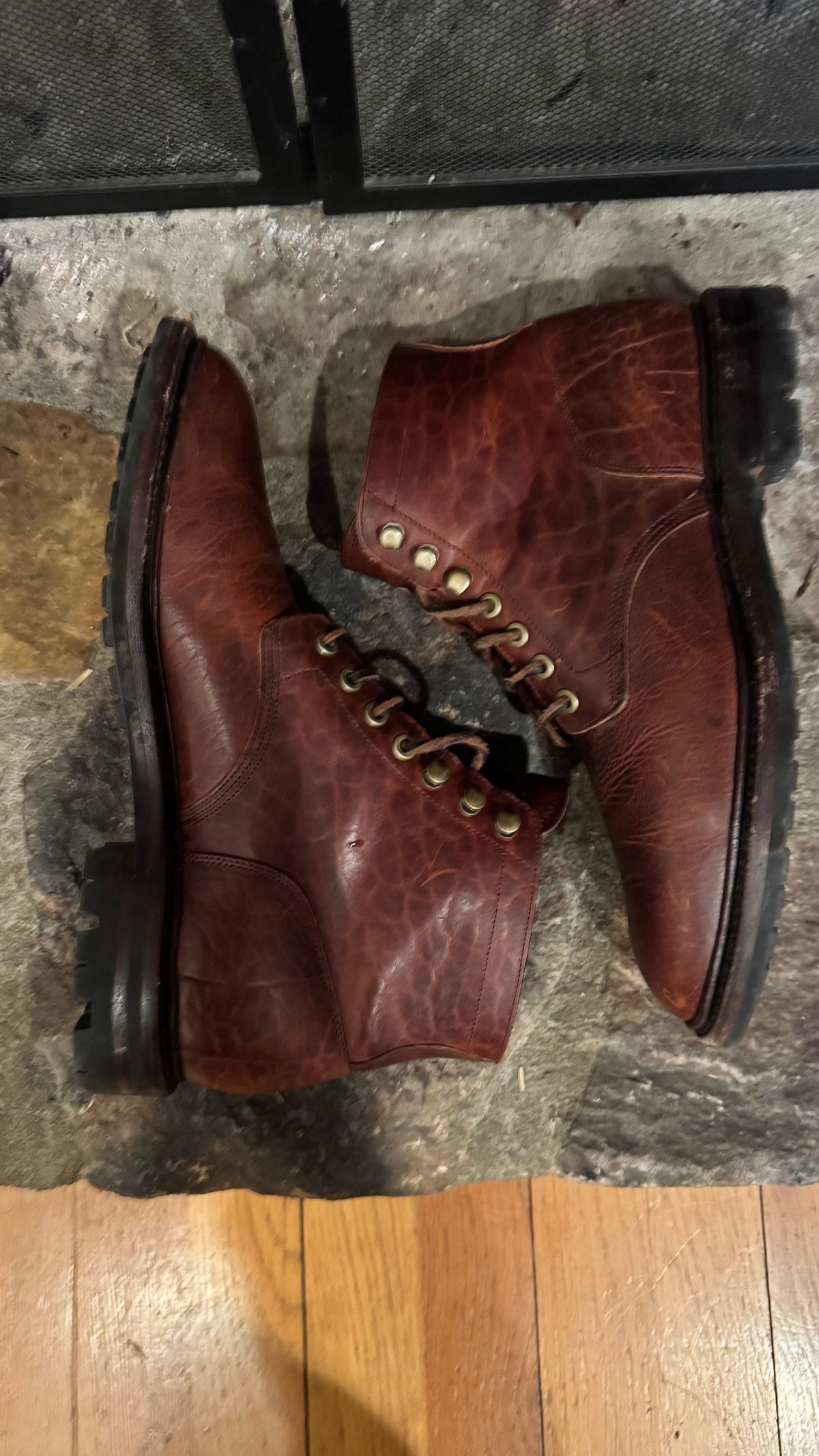 Photo by bigsmallies on January 5, 2025 of the Grant Stone Diesel Boot in Seidel Walnut Bison.