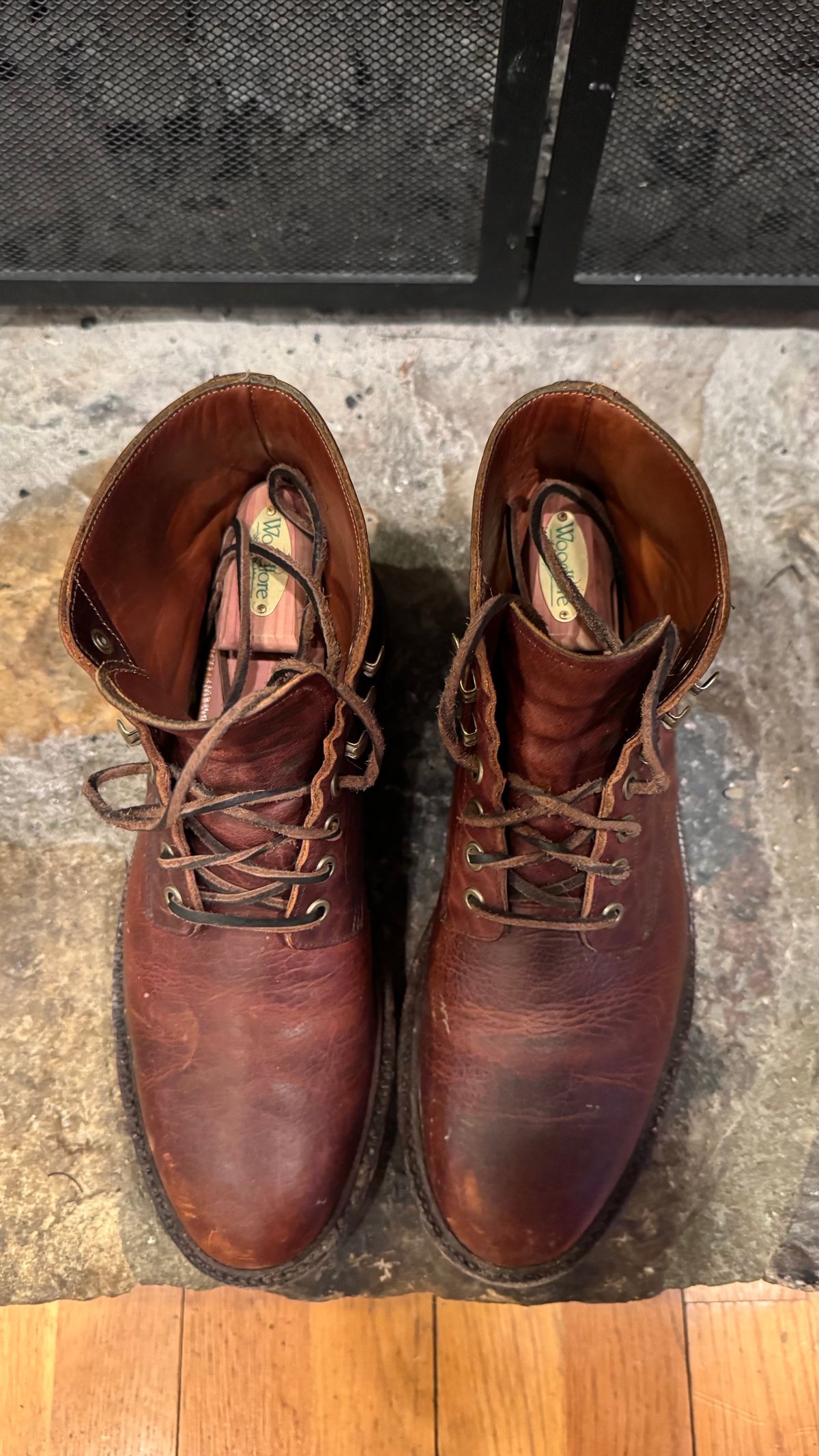 Photo by bigsmallies on February 5, 2025 of the Grant Stone Diesel Boot in Seidel Walnut Bison.