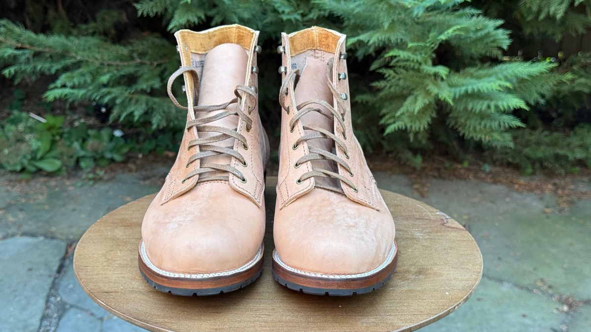 Photo by bigsmallies on October 1, 2025 of the Oldspeed Custom Model in Horween Russet Horsehide Strips.