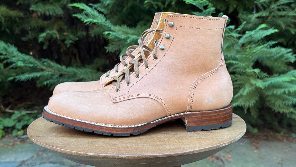 Photo by bigsmallies on October 1, 2025 of the Oldspeed Custom Model in Horween Russet Horsehide Strips.