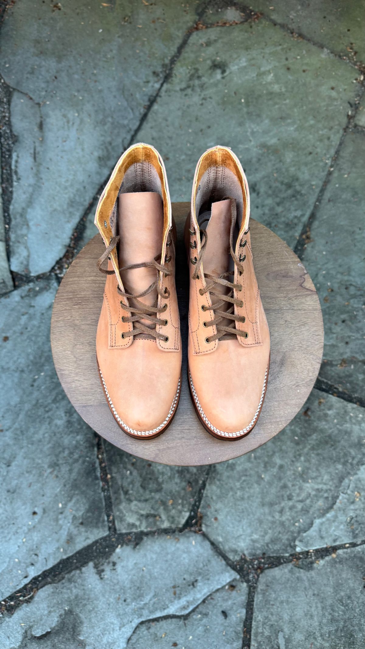 Photo by bigsmallies on October 1, 2025 of the Oldspeed Custom Model in Horween Russet Horsehide Strips.