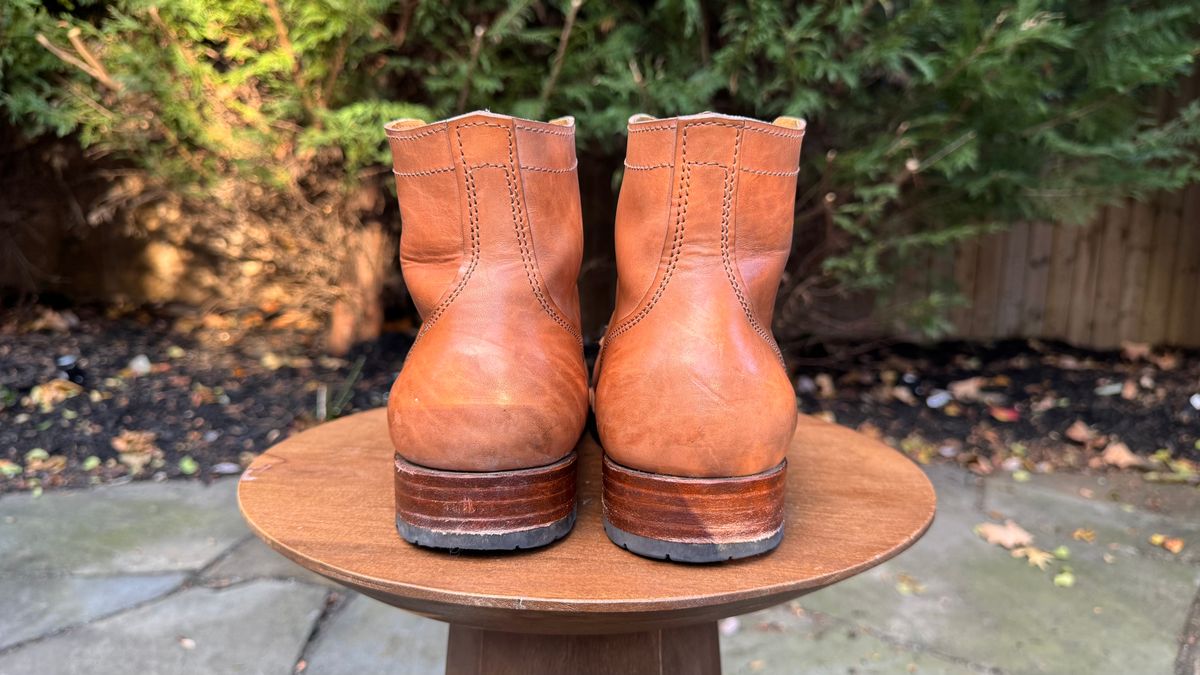 Photo by bigsmallies on November 1, 2025 of the Oldspeed Custom Model in Horween Russet Horsehide Strips.