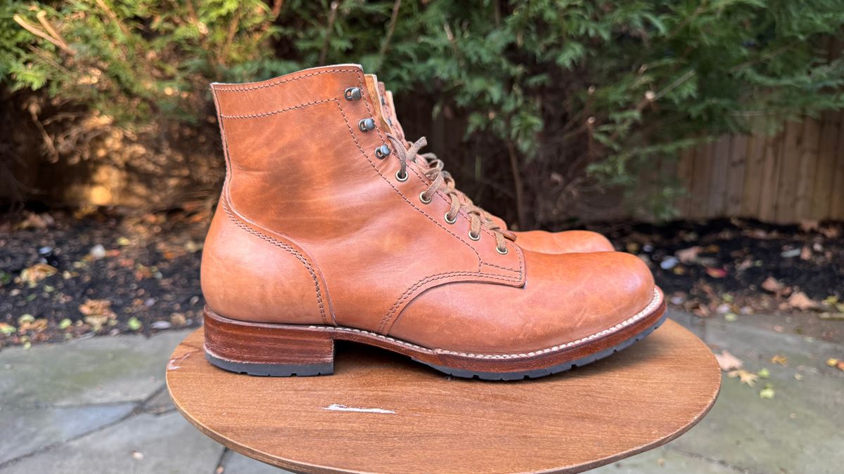 Photo by bigsmallies on November 1, 2025 of the Oldspeed Custom Model in Horween Russet Horsehide Strips.