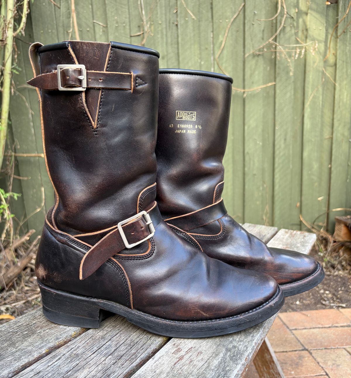 Photo by feathers1ut on April 26, 2026 of the Addict Boots AB-01 Engineer Boots in Black Dye-Finished Horsehide & Maryam Black Horsebutt.