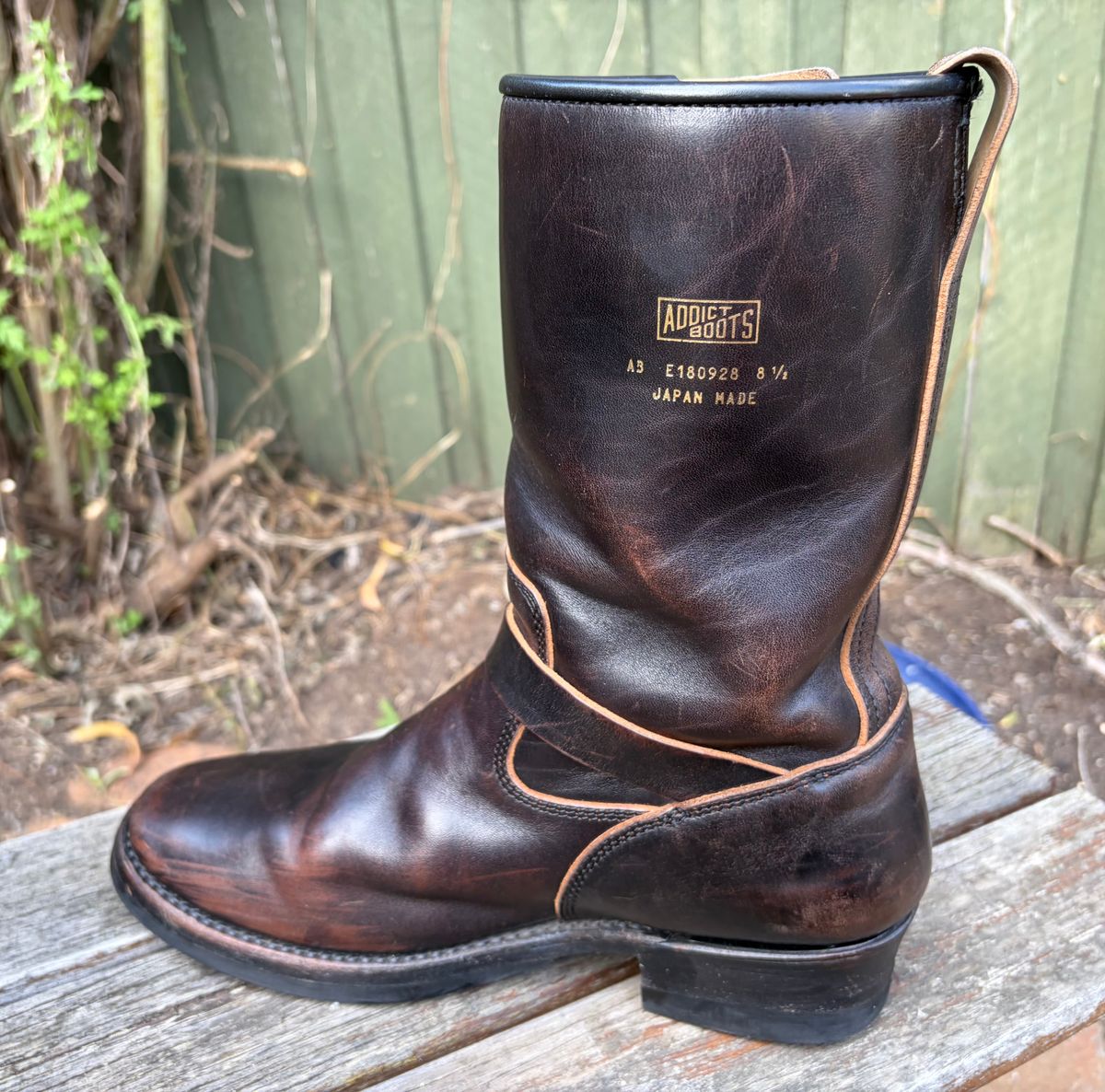 Photo by feathers1ut on April 26, 2026 of the Addict Boots AB-01 Engineer Boots in Black Dye-Finished Horsehide & Maryam Black Horsebutt.