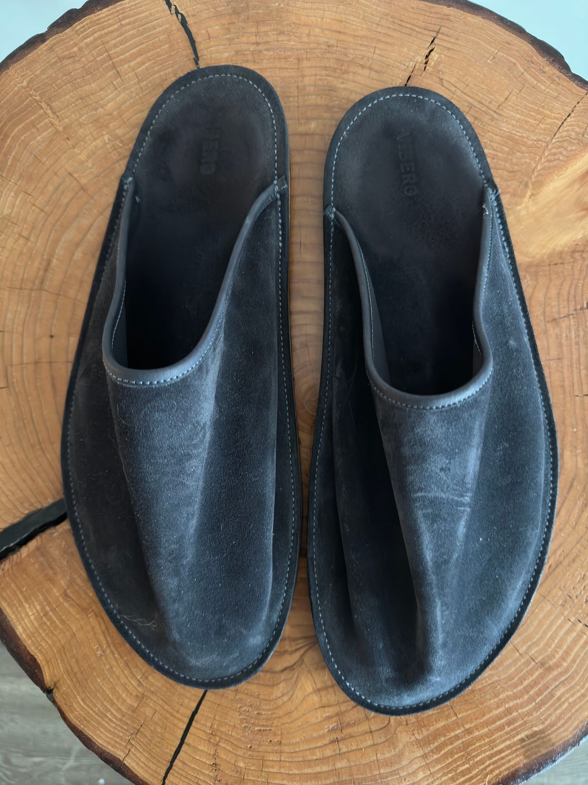 Photo by Thehambergerlar on February 7, 2024 of the Viberg Slide in C.F. Stead Navy Janus Calf Suede.