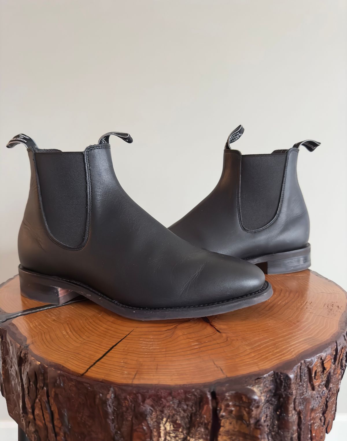 Photo by Thehambergerlar on February 7, 2024 of the R.M. Williams Comfort Craftsman Boot in Black Yearling.