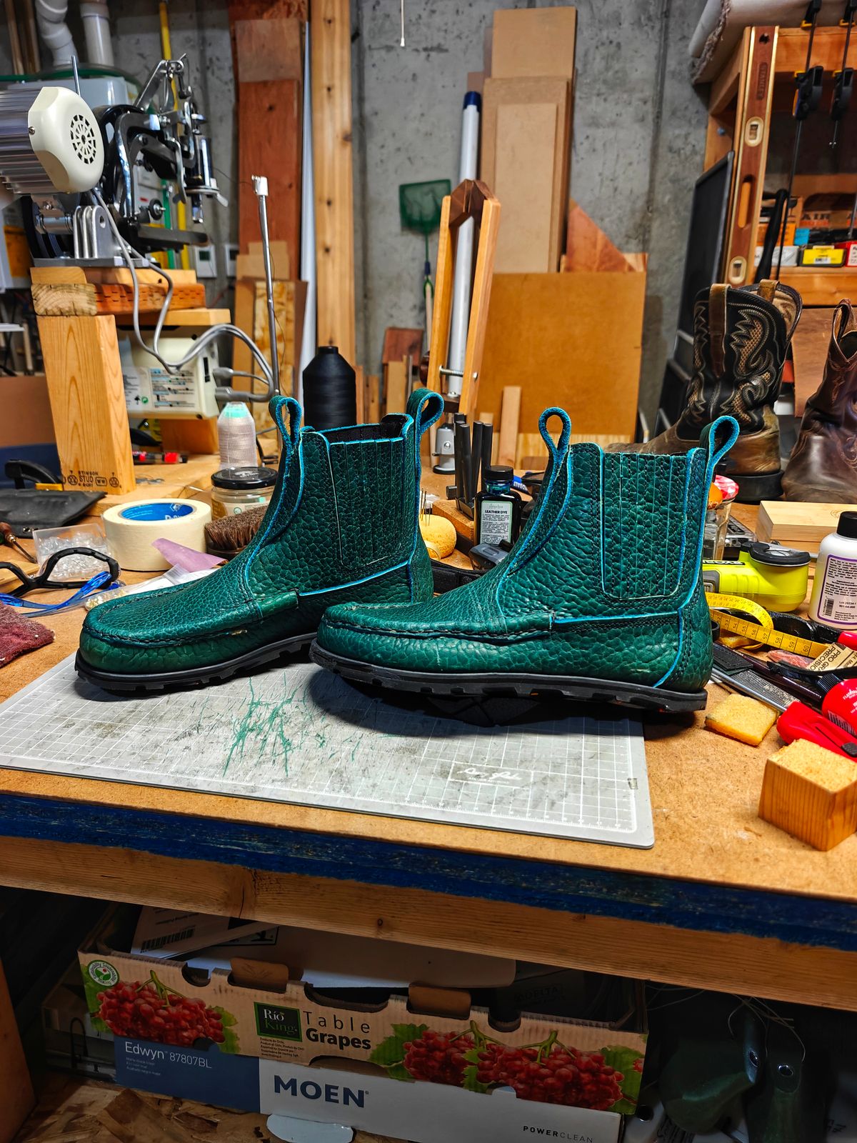 Photo by x24sousa on January 28, 2026 of the X24 Leathers Sasquatch in Law Tanning Teal Shrunken Bison.