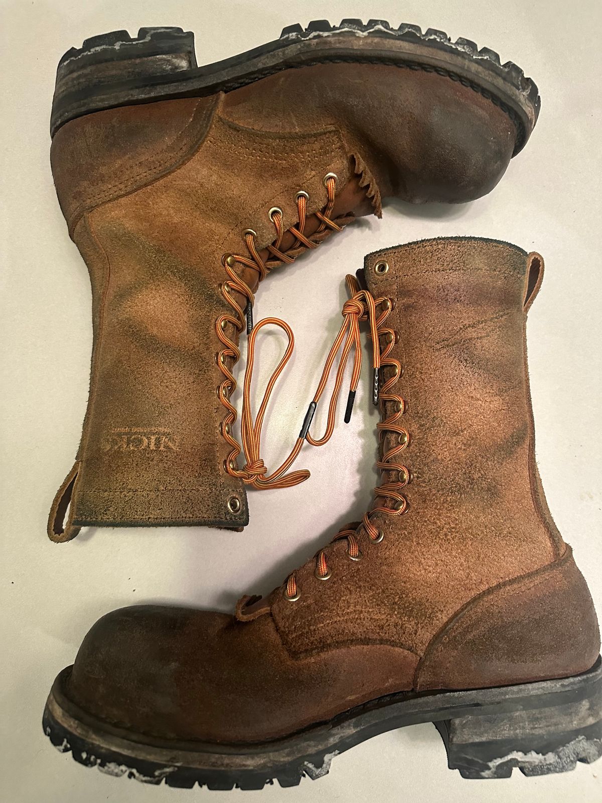 Photo by Refrigeration_Wizard on February 12, 2025 of the Nicks wirecutter in Seidel 1964 Tan Roughout.