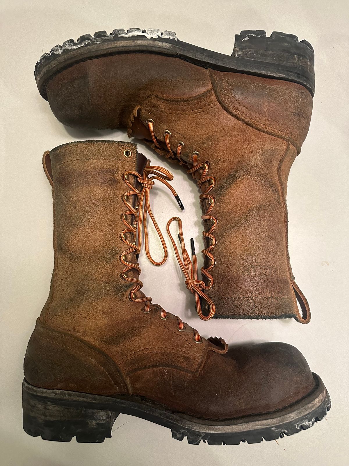 Photo by Refrigeration_Wizard on February 12, 2025 of the Nicks wirecutter in Seidel 1964 Tan Roughout.