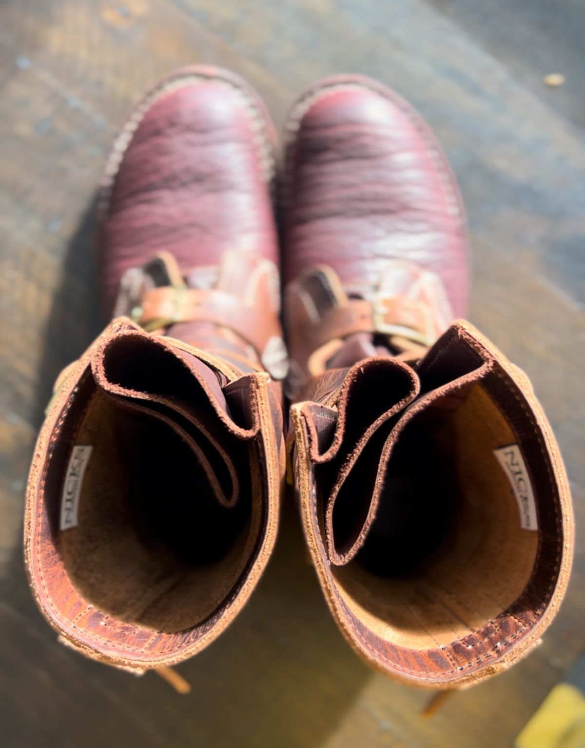 Photo by petejones418 on November 27, 2025 of the Nicks TankerPro in Italian Brown Cypress & Law Tanning Oxblood Smooth Shruken Bison.