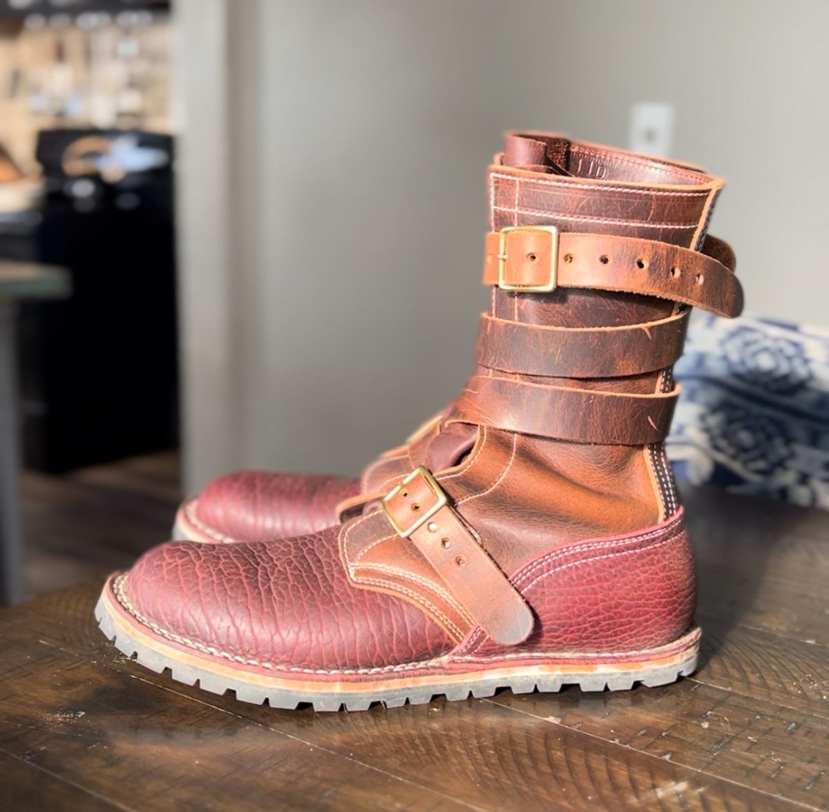 Photo by petejones418 on November 27, 2025 of the Nicks TankerPro in Italian Brown Cypress & Law Tanning Oxblood Smooth Shruken Bison.