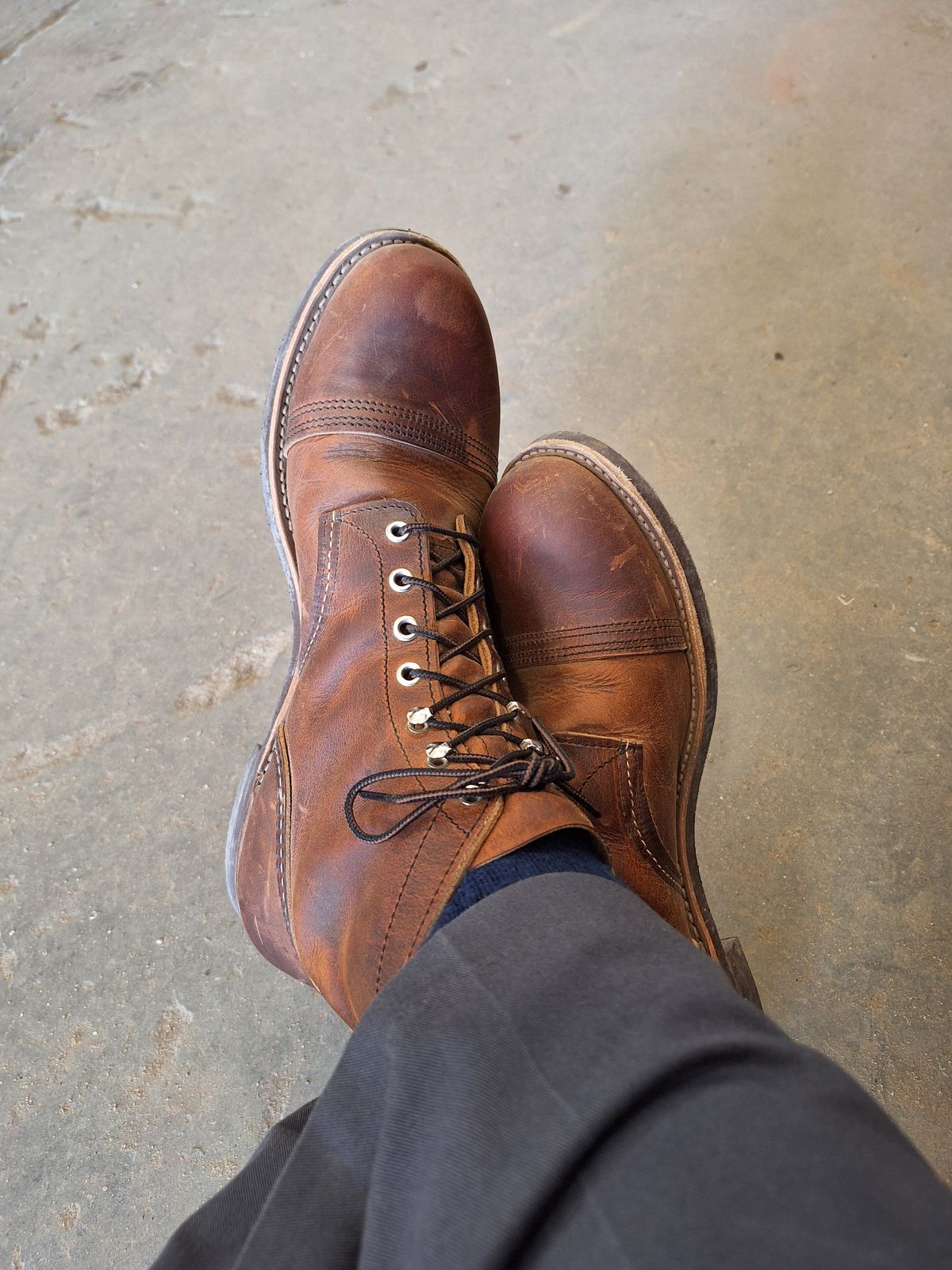Photo by Arto on October 14, 2024 of the Red Wing Iron Ranger in S.B. Foot Copper Rough and Tough.