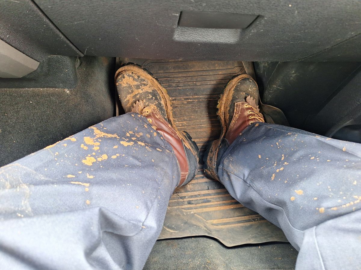 Photo by Arto on September 9, 2024 of the Frank's Boots The Patriot in Black Roughout Work Leather & Seidel Walnut Oil Tan.