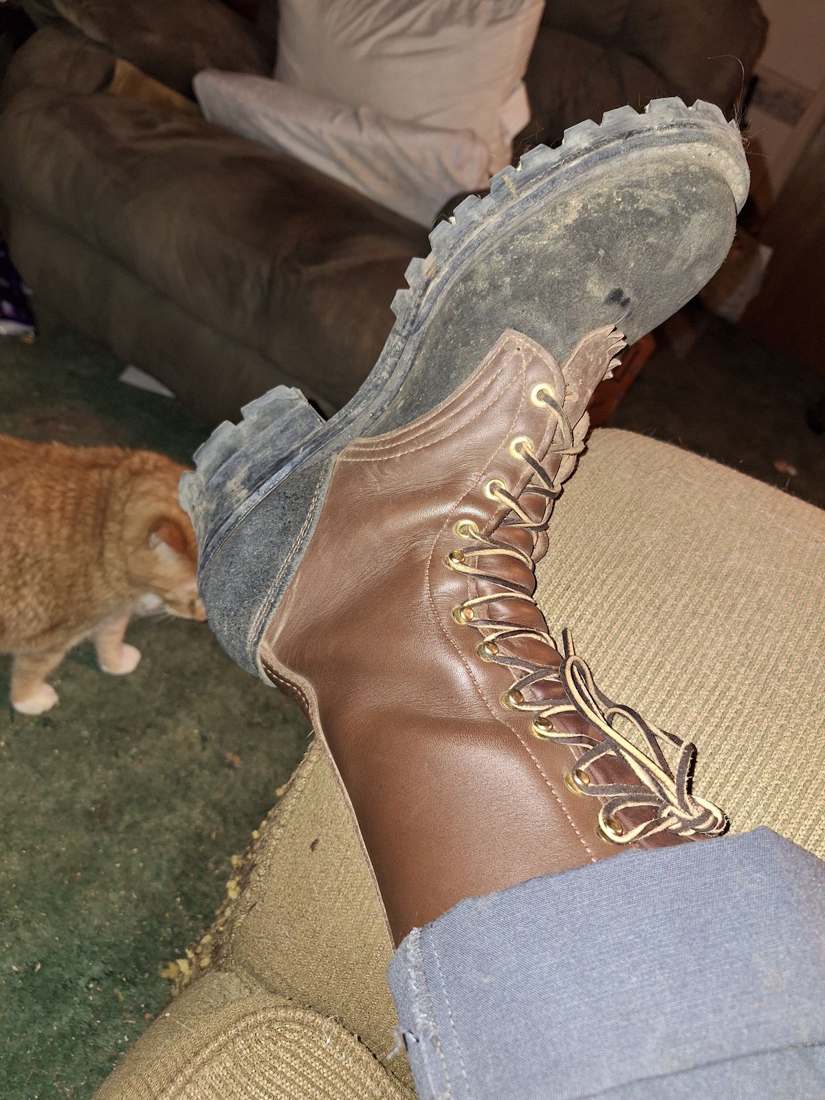 Photo by Arto on July 26, 2024 of the Frank's Boots The Patriot in Black Roughout Work Leather & Seidel Walnut Oil Tan.