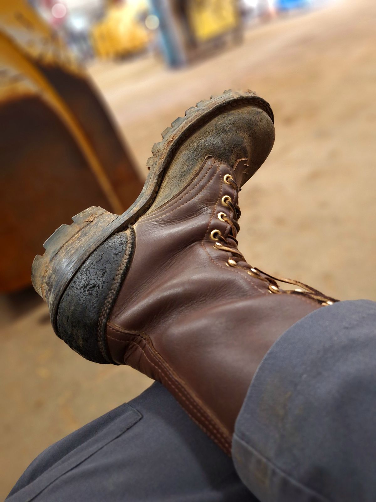 Photo by Arto on March 5, 2025 of the Frank's Boots The Patriot in Black Roughout Work Leather & Seidel Walnut Oil Tan.