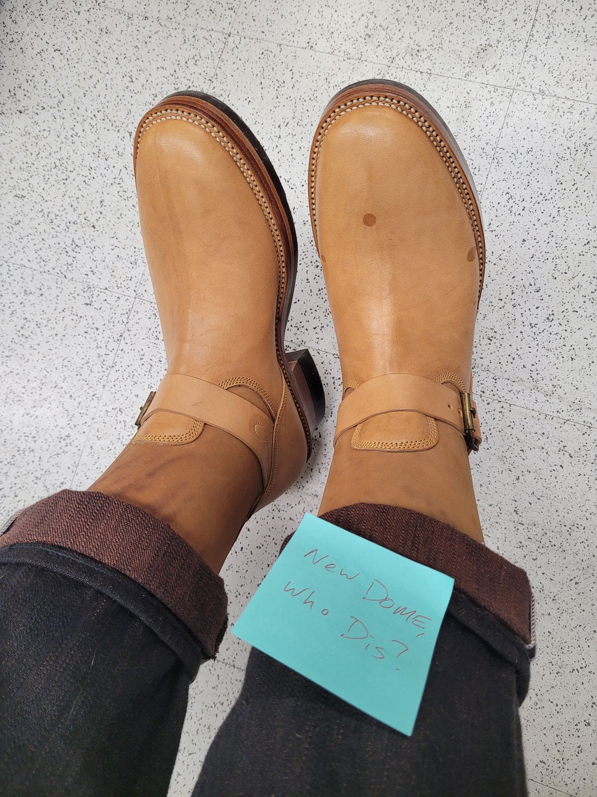 Photo by markieballa on October 2, 2025 of the Fortis Boots Tapak 2.0 Engineer Boots in Maryam 1071 Rovescio Sego Horsebutt.
