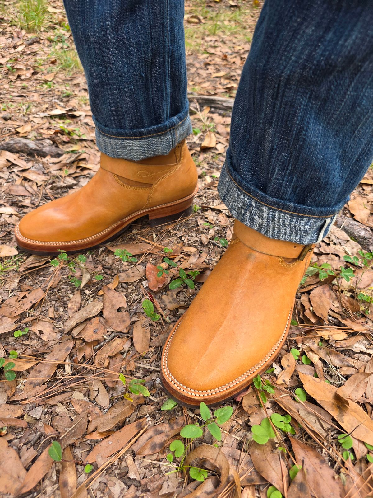 Photo by markieballa on November 8, 2025 of the Fortis Boots Tapak 2.0 Engineer Boots in Maryam 1071 Rovescio Sego Horsebutt.