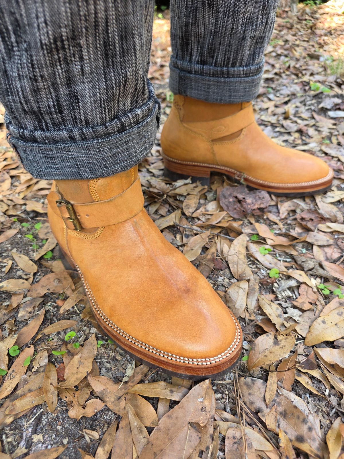 Photo by markieballa on December 22, 2025 of the Fortis Boots Tapak 2.0 Engineer Boots in Maryam 1071 Rovescio Sego Horsebutt.