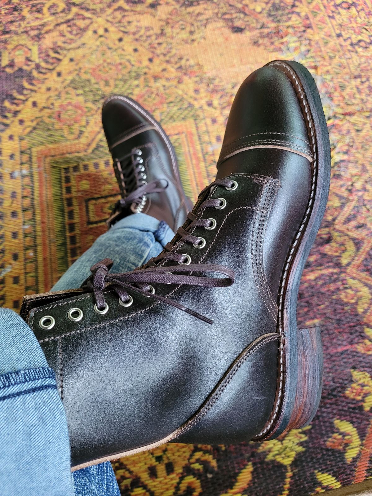 Photo by markieballa on September 9, 2022 of the Thursday Logger in Horween Waxed Cacao.