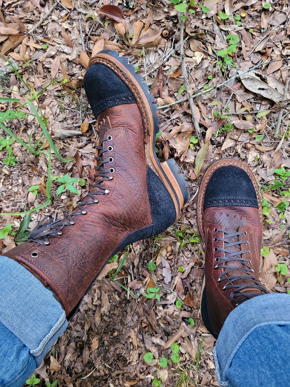 Photo by markieballa on September 28, 2023 of the White's Bounty Hunter in Law Tanning Brown Bison & Seidel Black Oil Tan Roughout.