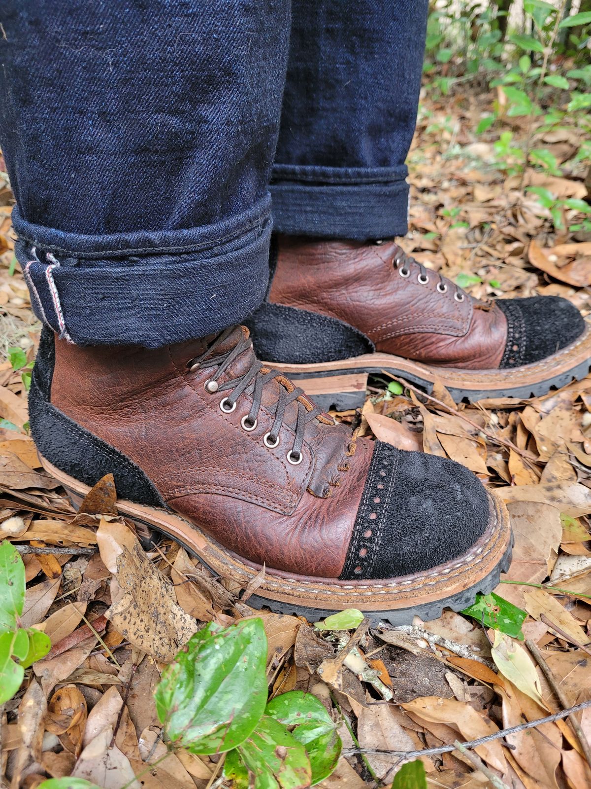 Photo by markieballa on November 6, 2024 of the White's Bounty Hunter in Law Tanning Brown Bison & Seidel Black Oil Tan Roughout.