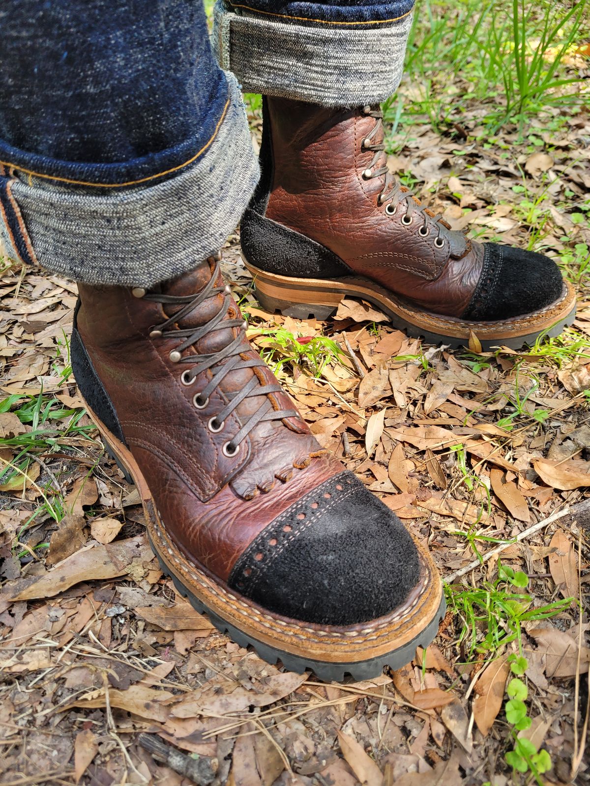 Photo by markieballa on May 6, 2025 of the White's Bounty Hunter in Law Tanning Brown Bison & Seidel Black Oil Tan Roughout.