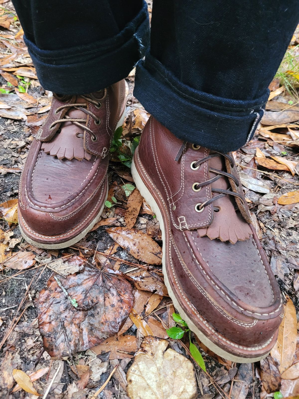 Photo by markieballa on December 11, 2024 of the Grant Stone Field Boot in Seidel Walnut Bison.