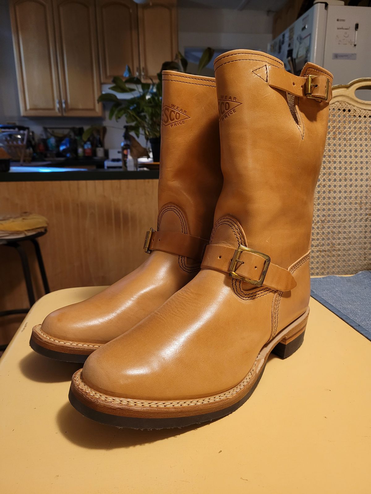 Photo by markieballa on October 4, 2024 of the Wesco Mister Lou in Maryam Natural Horsebutt.