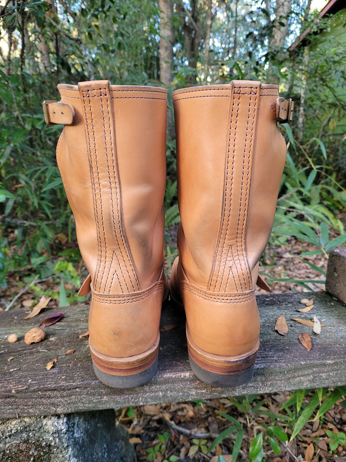 Photo by markieballa on November 1, 2024 of the Wesco Mister Lou in Maryam Natural Horsebutt.