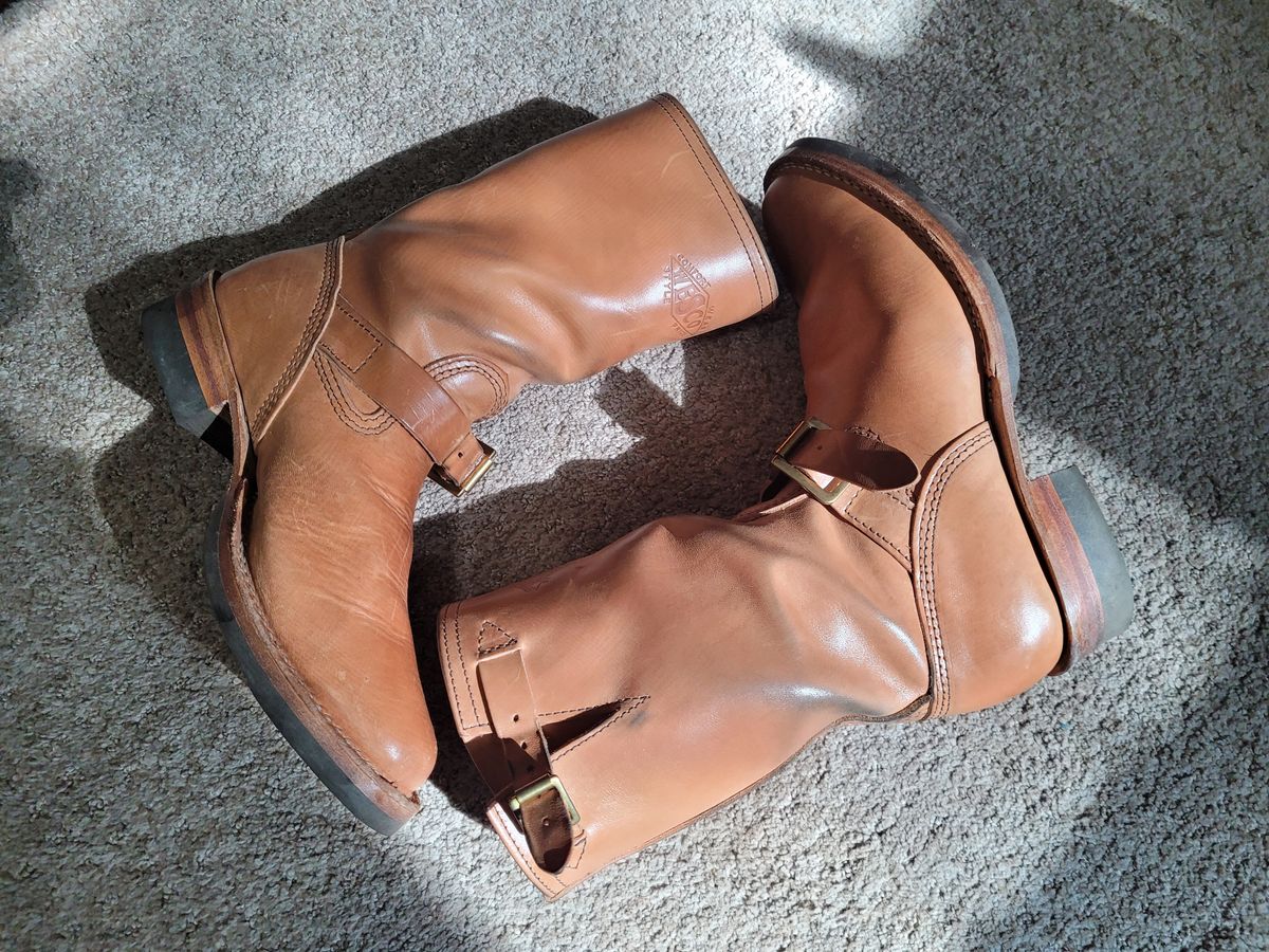 Photo by markieballa on December 3, 2024 of the Wesco Mister Lou in Maryam Natural Horsebutt.