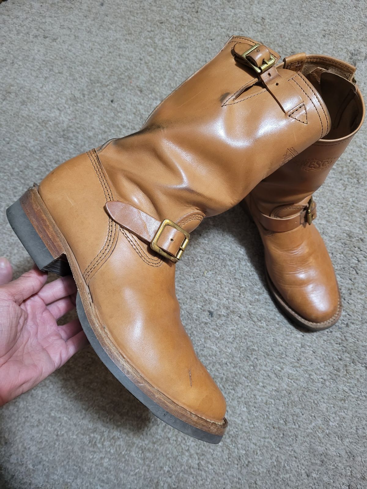 Photo by markieballa on May 29, 2025 of the Wesco Mister Lou in Maryam Natural Horsebutt.