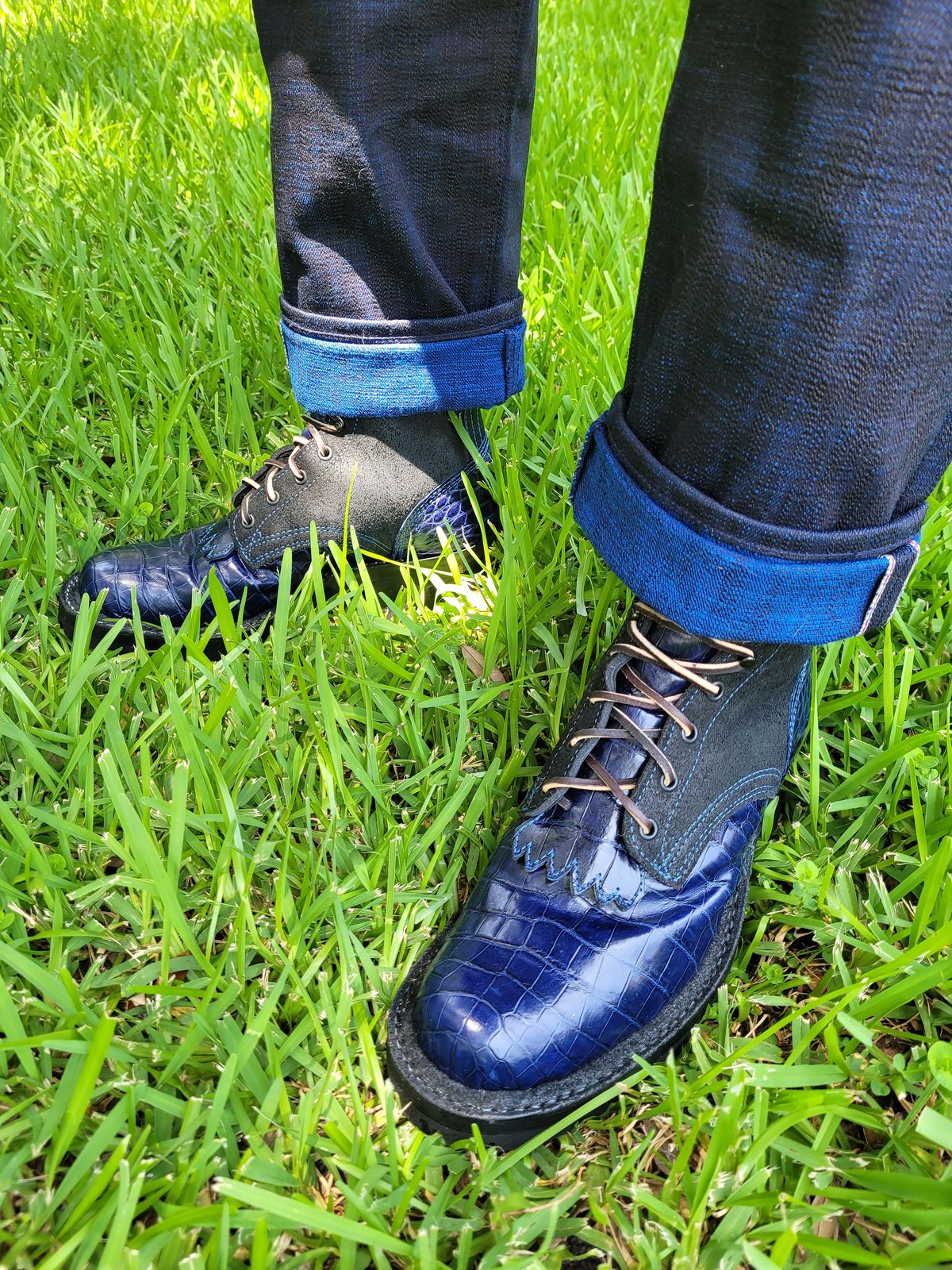 Photo by markieballa on July 14, 2025 of the Frank's Boots Type 2 Highlander in Blue Nile Crocodile & Black Roughout Work Leather.