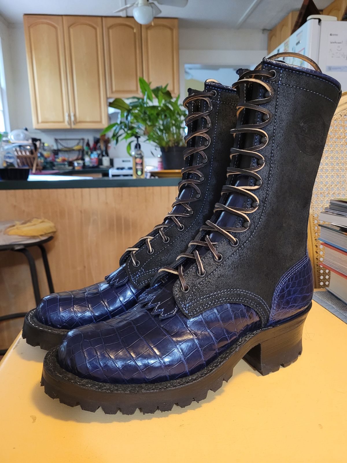 Photo by markieballa on July 11, 2025 of the Frank's Boots Type 2 Highlander in Blue Nile Crocodile & Black Roughout Work Leather.