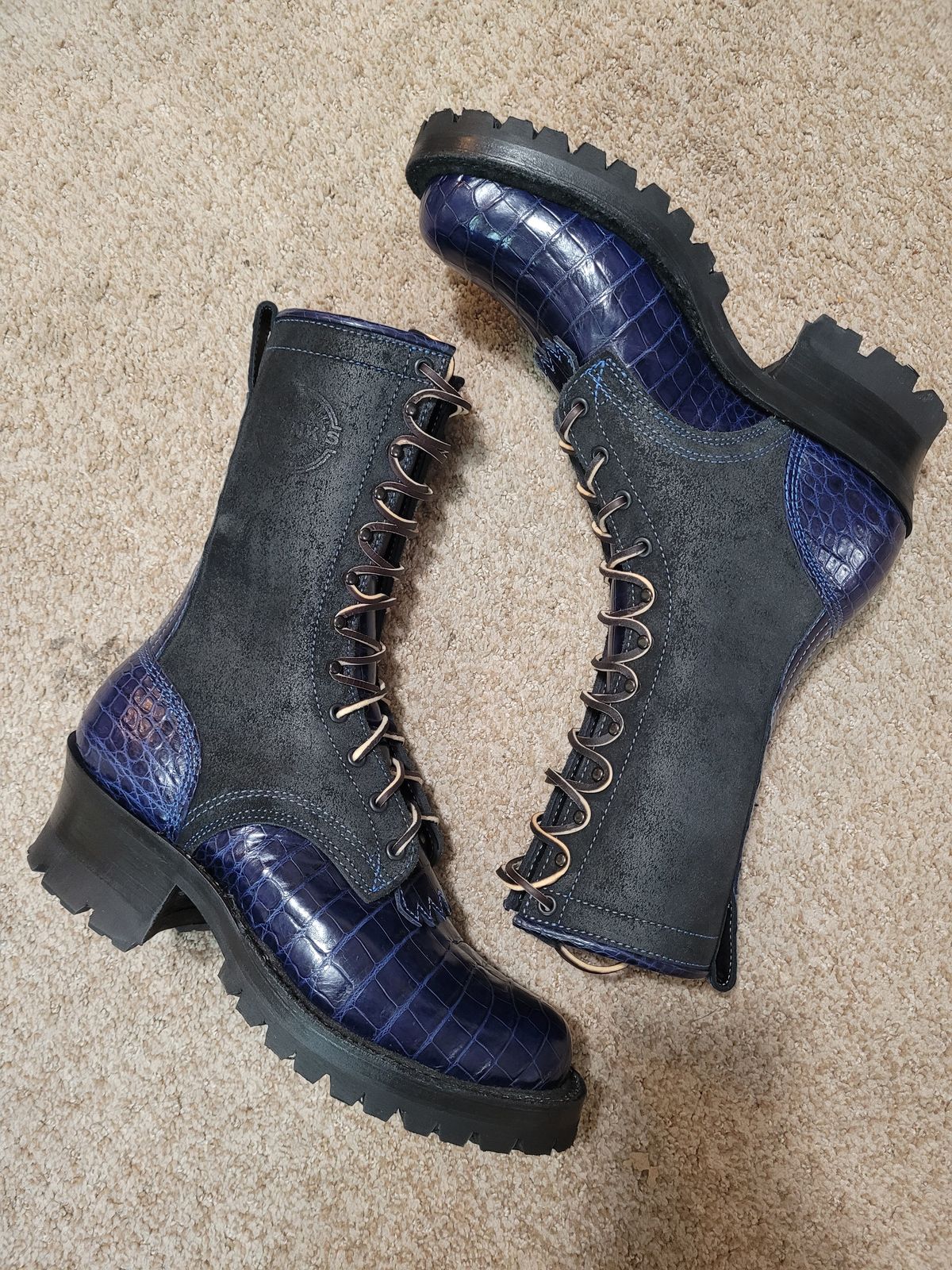 Photo by markieballa on July 11, 2025 of the Frank's Boots Type 2 Highlander in Blue Nile Crocodile & Black Roughout Work Leather.